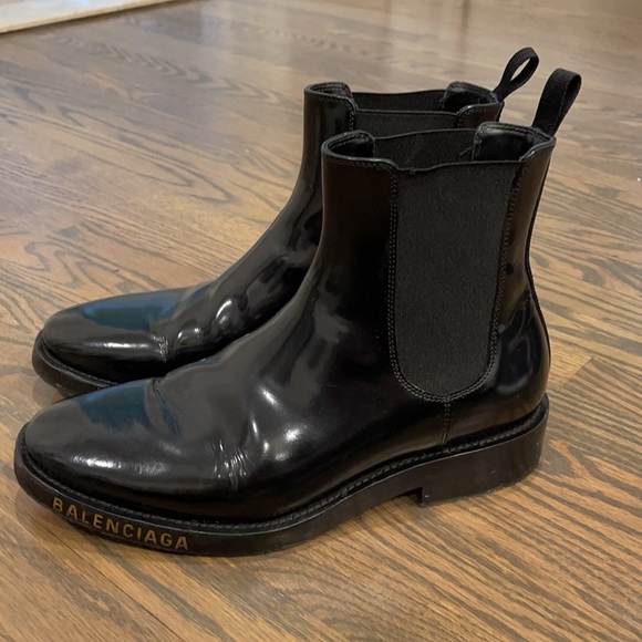 Balenciaga Patent Leather Chelsea Boot with Logo - Picture 3 of 7